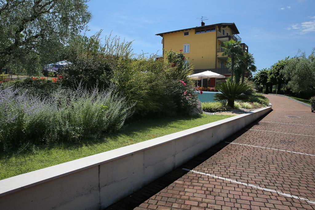 Hotel San Vito Бардолино Экстерьер фото