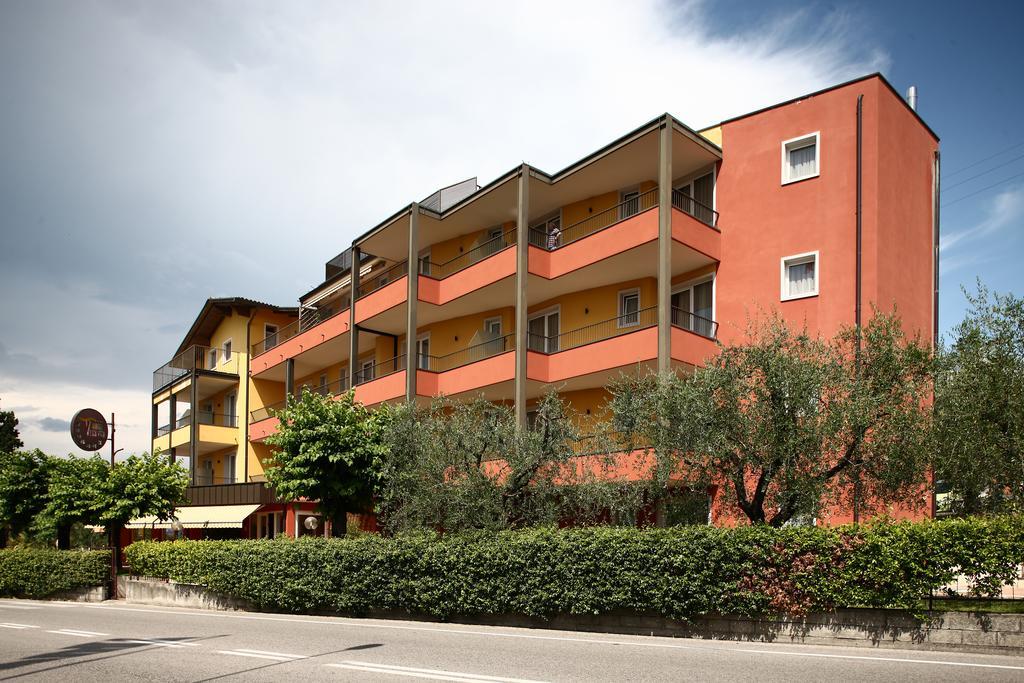 Hotel San Vito Бардолино Экстерьер фото