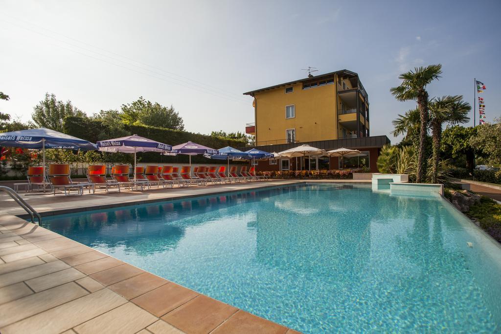 Hotel San Vito Бардолино Экстерьер фото