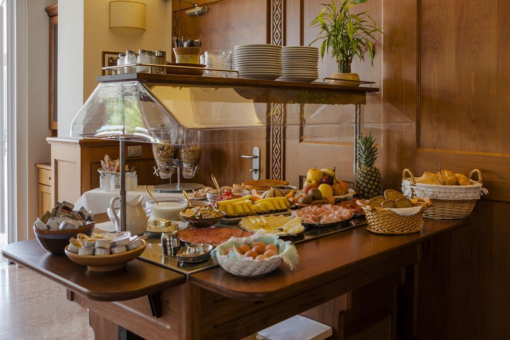 Hotel San Vito Бардолино Экстерьер фото