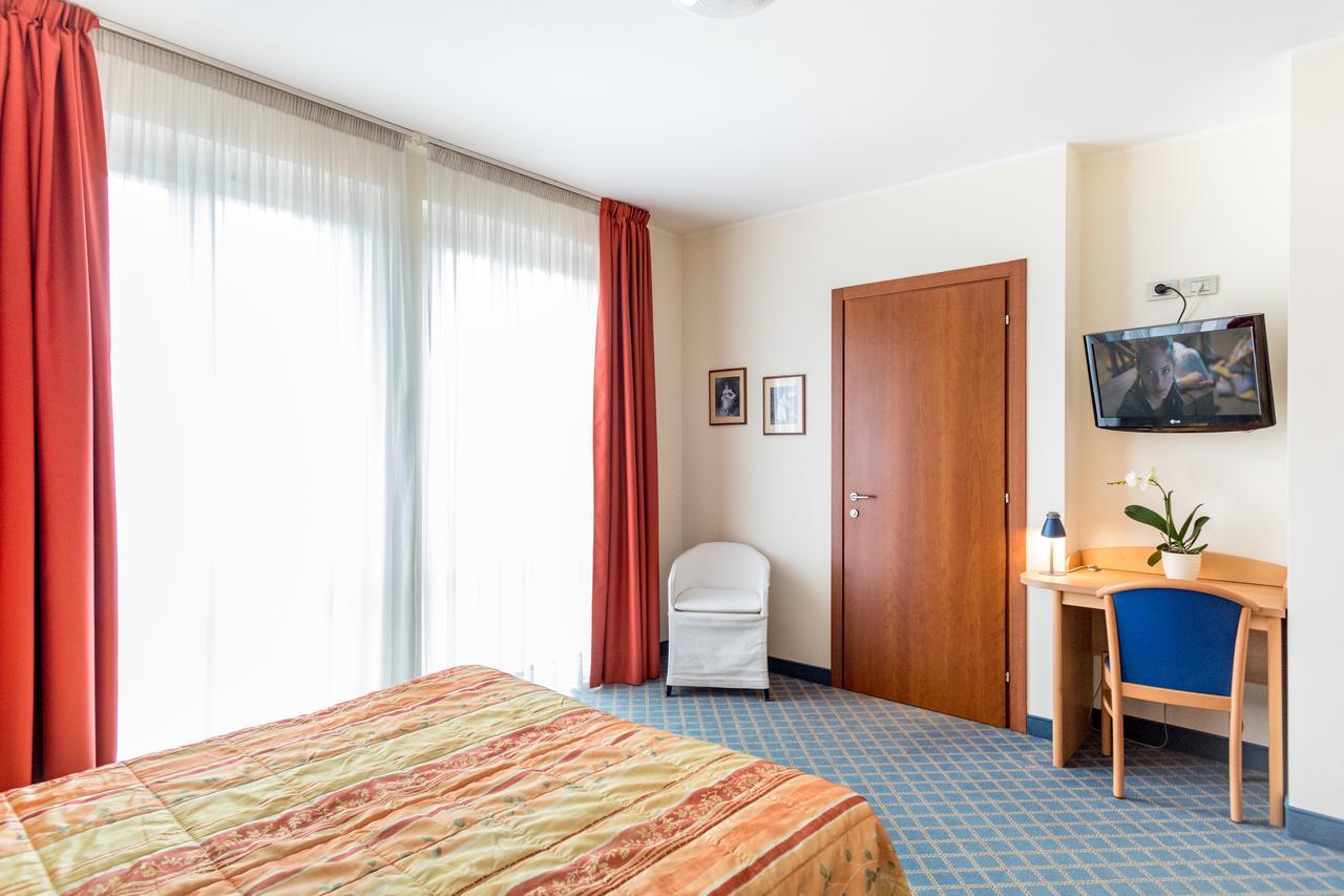 Hotel San Vito Бардолино Экстерьер фото
