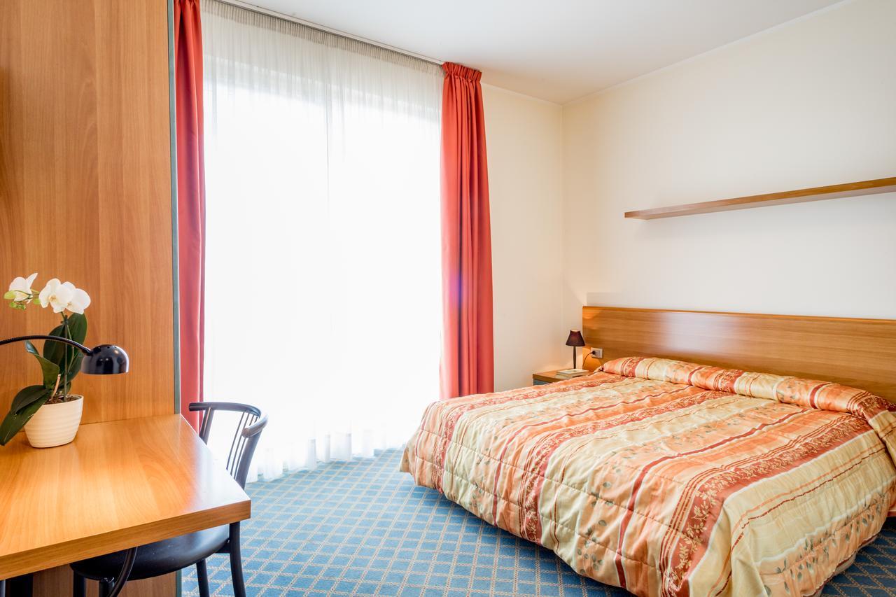 Hotel San Vito Бардолино Экстерьер фото
