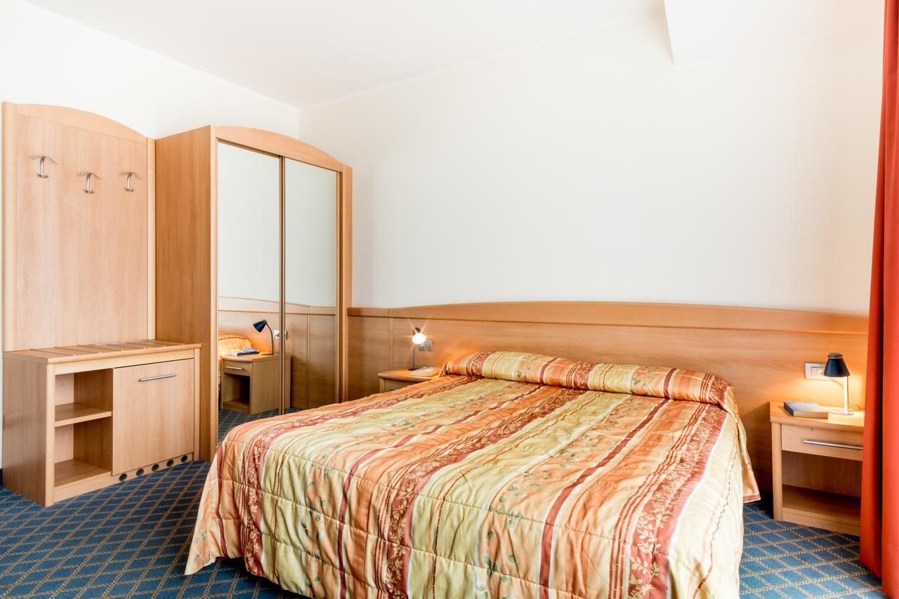 Hotel San Vito Бардолино Экстерьер фото